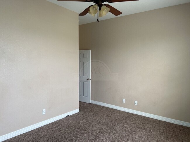 Building Photo - 6008 Bedrock Dr