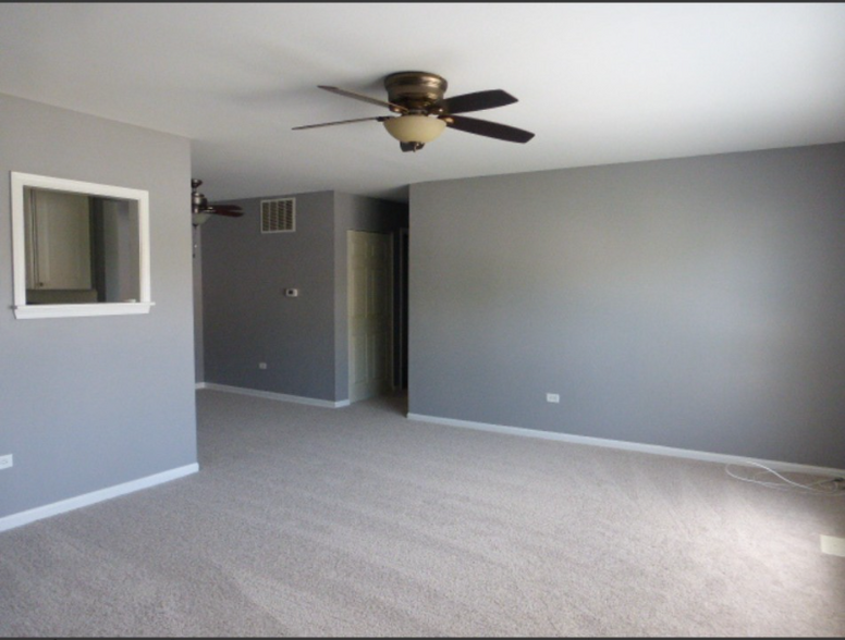 Building Photo - 1055 Hampton Harbor