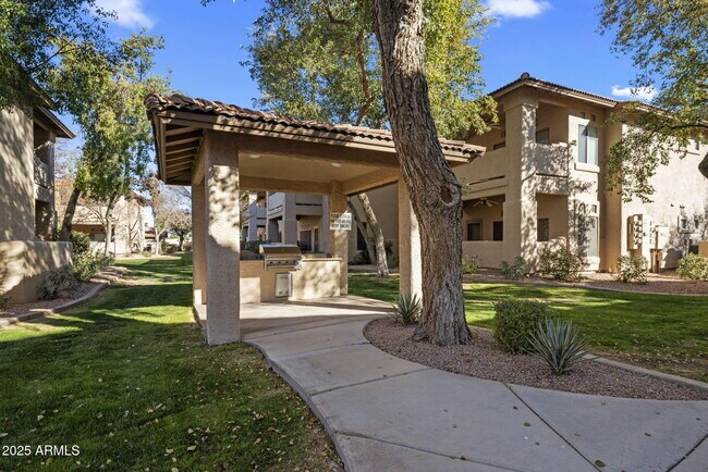 Building Photo - 1351 N Pleasant Dr