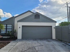 Building Photo - 13701 Lazy Oak Dr