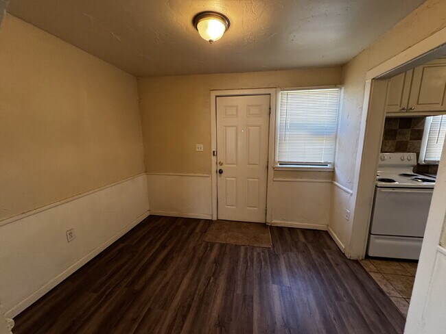 Building Photo - Beautiful House Located In The Heart Of Lu...