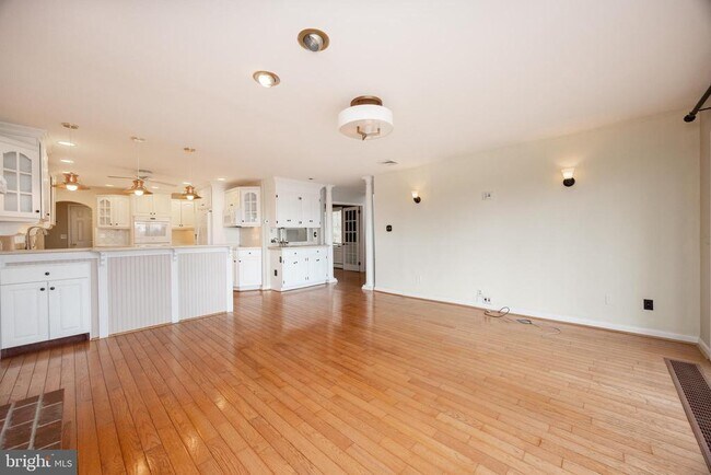 Building Photo - 1104 Tinker Hill Ln