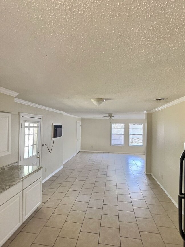 Building Photo - 3 BD 1.5 BA Ocean Springs Rental in the Go...