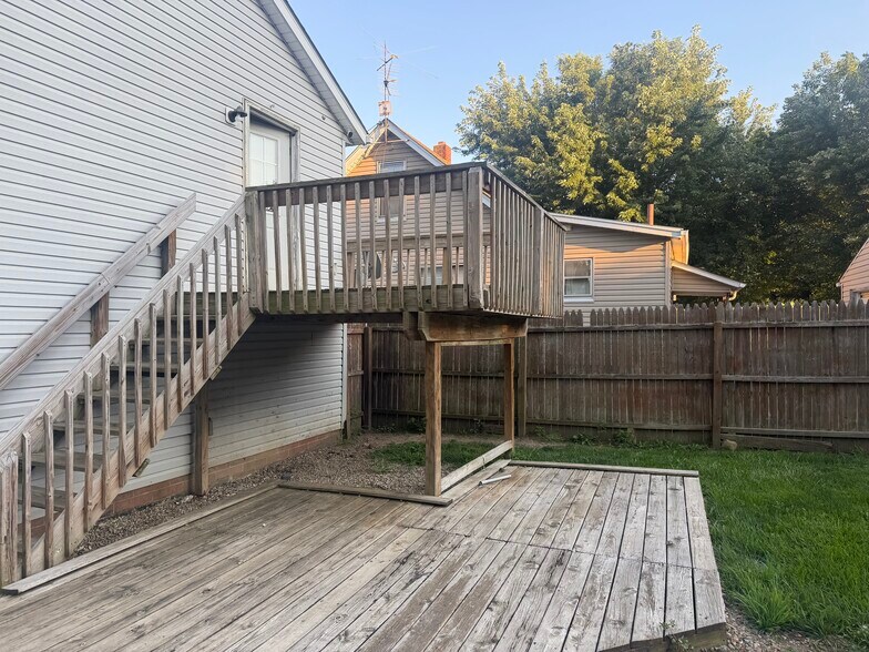 Building Photo - 1254 Wyley Ave