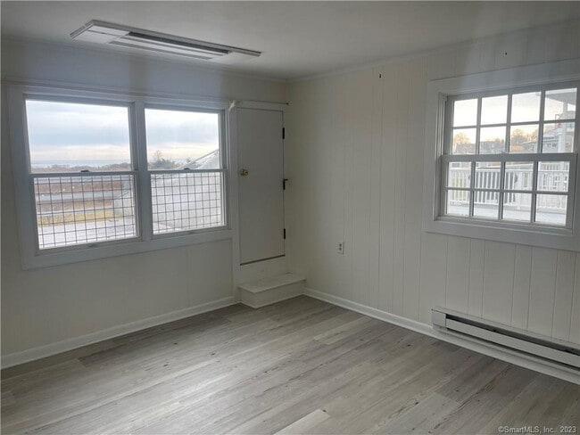 Building Photo - 86 Seaside Ave