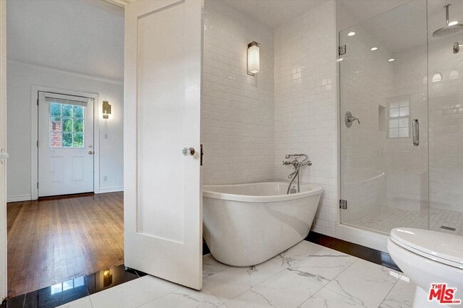 Building Photo - 165 N Las Palmas Ave