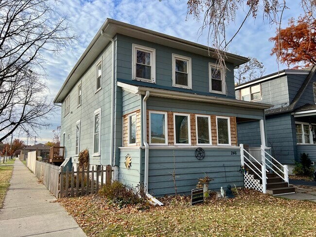 Primary Photo - 246 Washington Ave