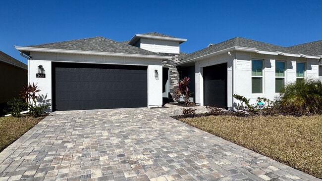 Building Photo - 2463 Middlebury Dr SE