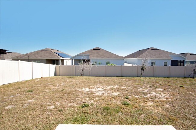 Building Photo - 668 Sand Pne Ln