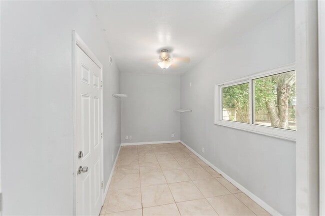 Building Photo - 4505 SE 12th Pl