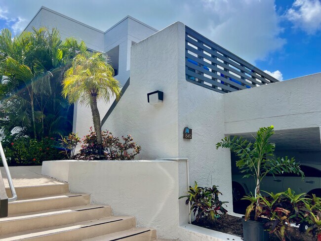 Condo Entrance - 843 Bayport Way