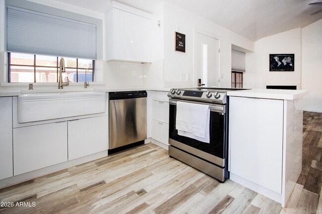 Building Photo - 5704 E Aire Libre Ave