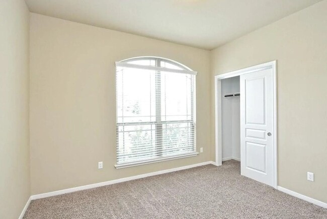 Building Photo - AVAILABLE NOW, APPLY TODAY AT OUR WEBSITE!!