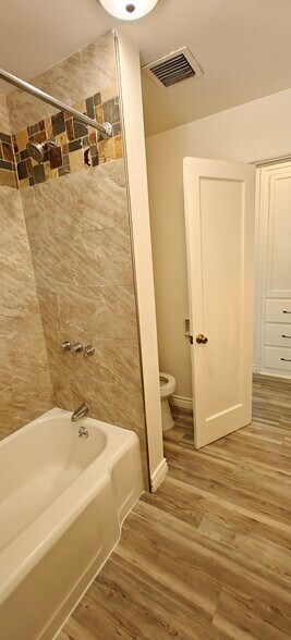 Building Photo - 626 Charlana Dr