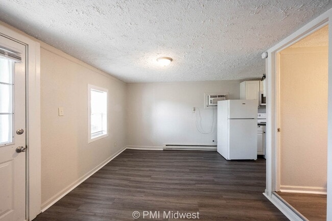Building Photo - "Charming 1-Bedroom Retreat in Greenfield – Cozy 400 sqft Haven!"