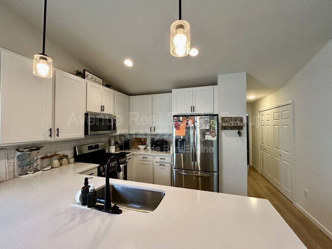 Building Photo - 514 Rolling Meadow Dr