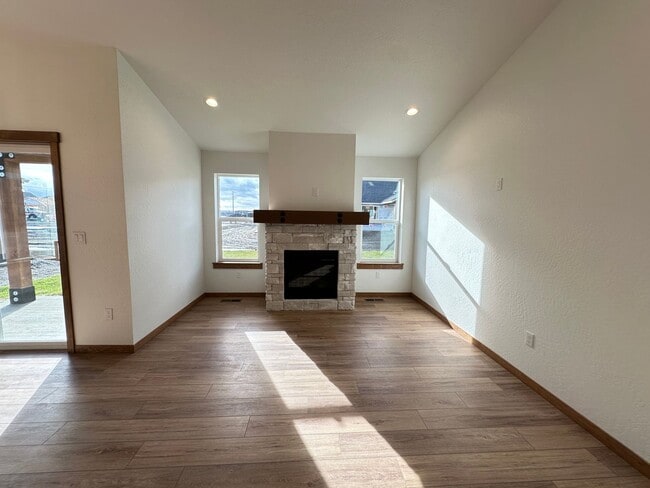 Building Photo - Brand New Rathdrum Home