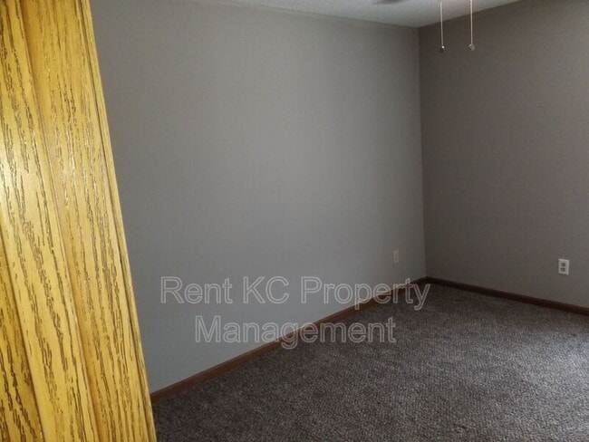 Building Photo - 209 W Main St