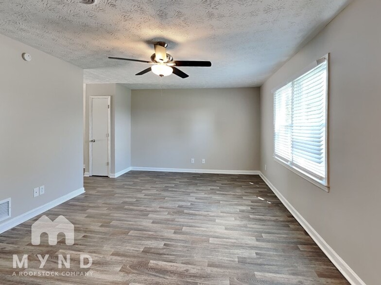 Building Photo - 229 Baker St Unit C