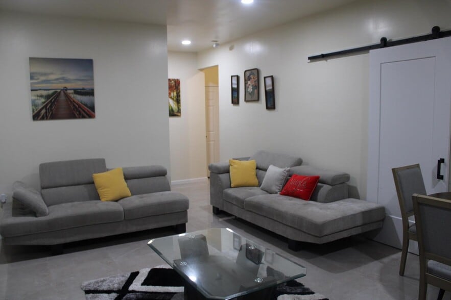 Building Photo - 145 Ella Dr