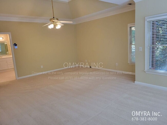 Building Photo - Gorgeous 5 Bedroom House in Peachtree Corners!