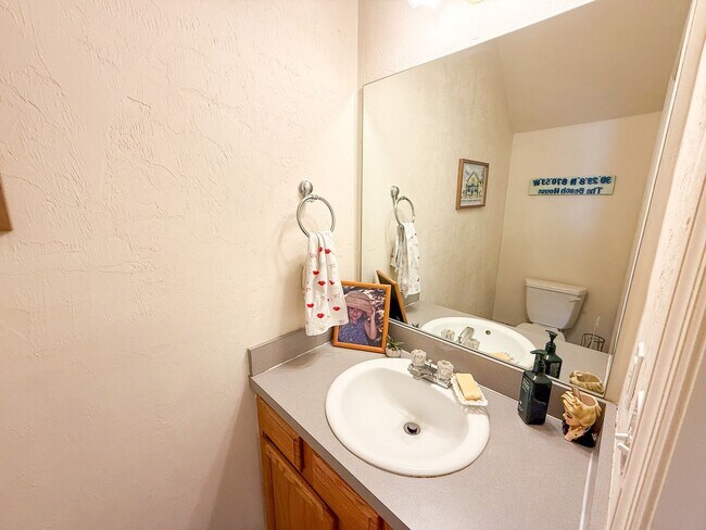 Building Photo - 3552 SW 30th Way