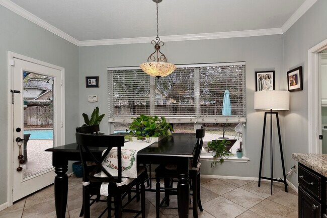 Building Photo - 31 Bluff Creek Pl