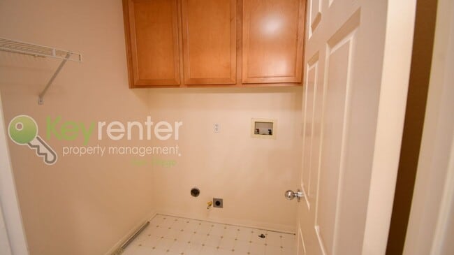 Building Photo - Poway Unified School District | Townhouse in The 4S Ranch| Quick and convenient access to SR-56