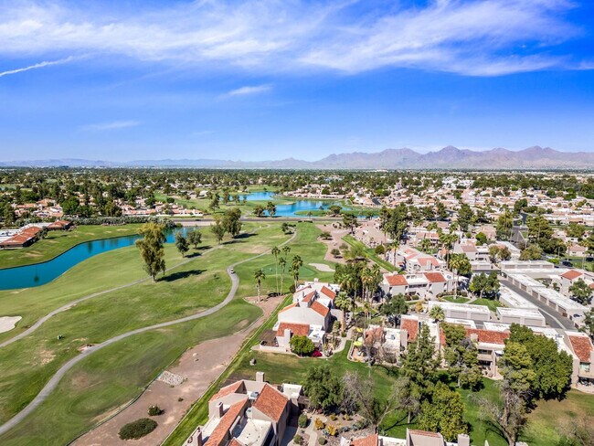 Building Photo - 7340 N Vía Camello Del Norte