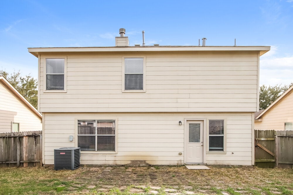 Building Photo - 8119 Stagewood Dr