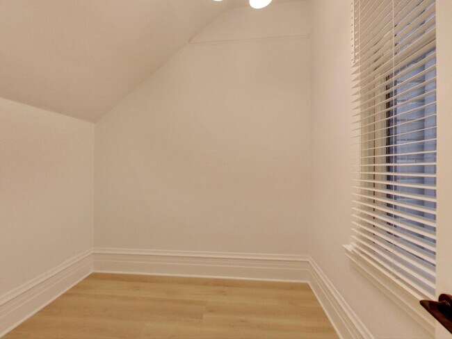 Building Photo - 1086 Fulton St