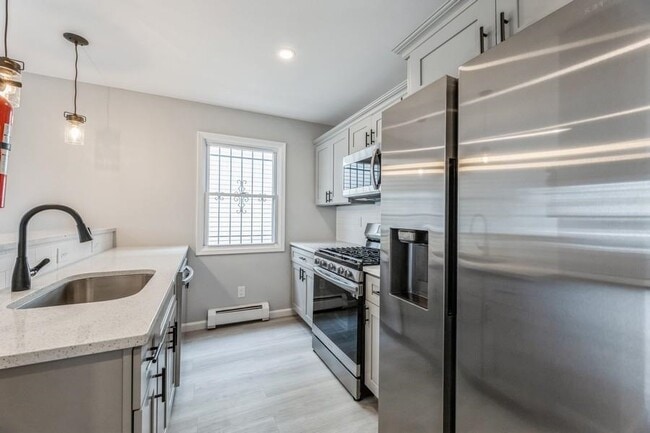 Building Photo - 260 Randolph Ave