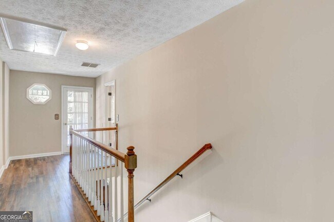 Building Photo - 2160 Skyland Cove Ln SW