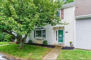 Building Photo - 1151 Horsemans Ln