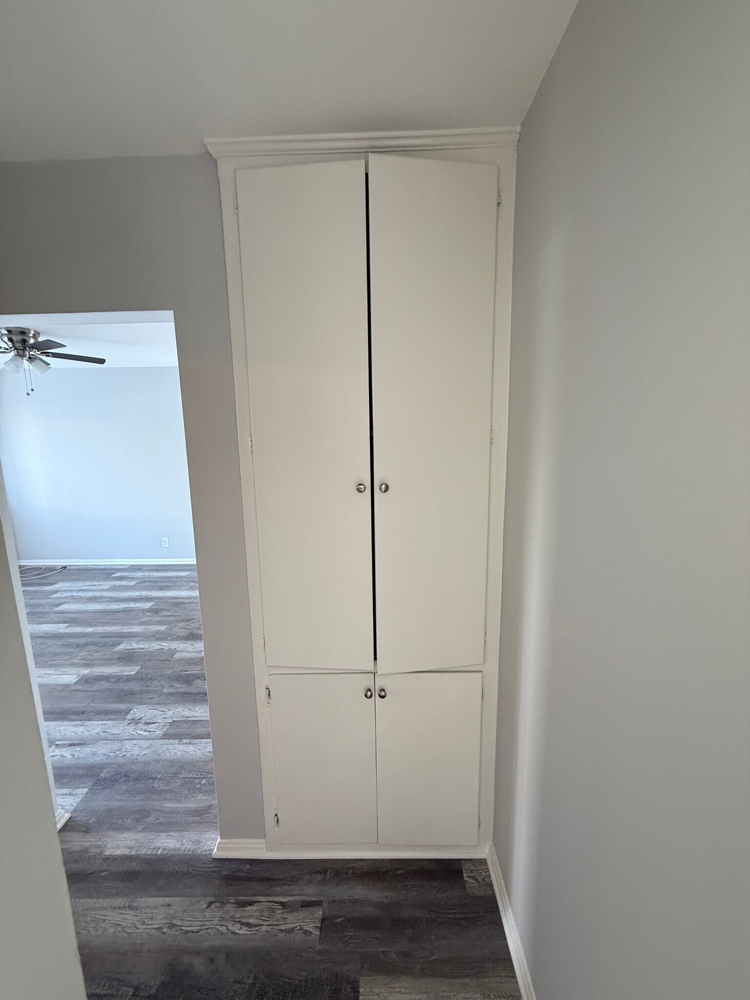 Building Photo - 1009 E Garfield Ave