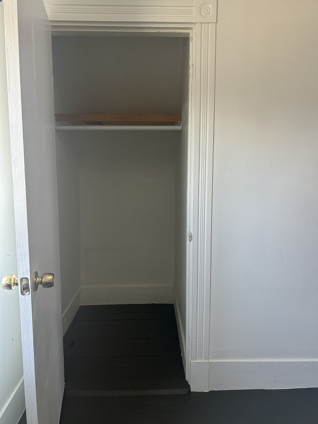 Building Photo - 11 Trinity St