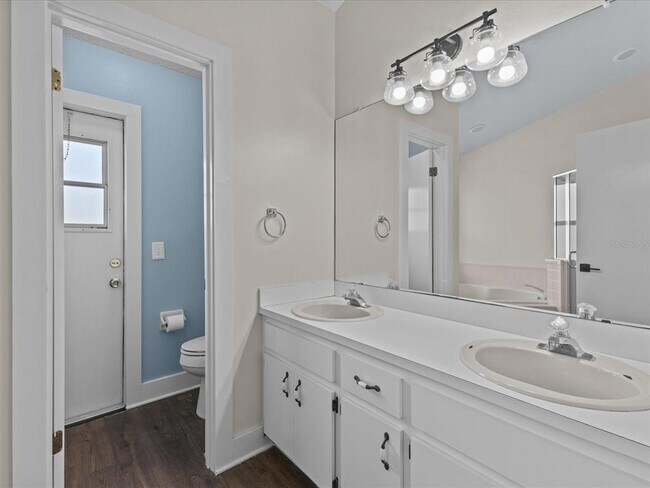 Building Photo - 226 Windward Way