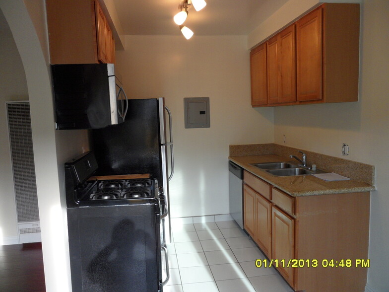 Building Photo - 12727 Matteson Ave