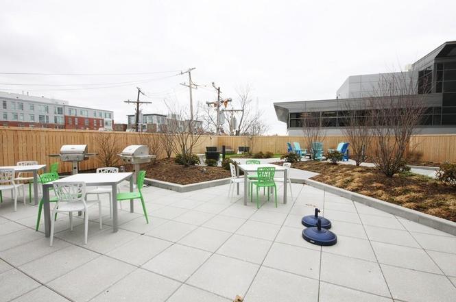 Building Photo - 180 Telford St