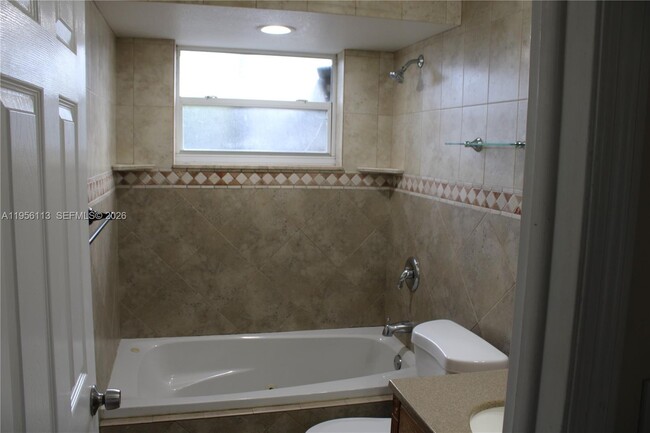 Building Photo - 2740 SW 46th St