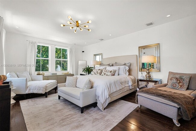 Building Photo - 2143 N Bay Rd