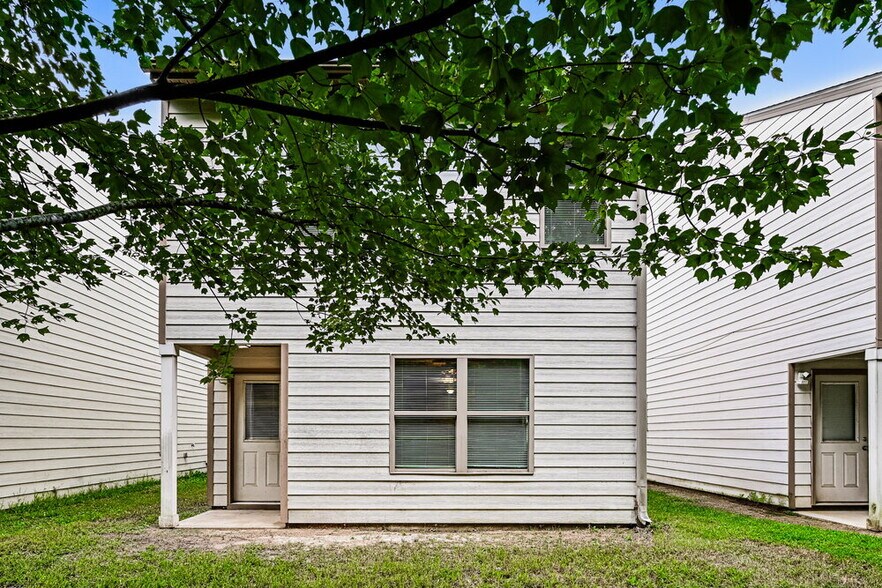 Building Photo - 6124 Avery St SW