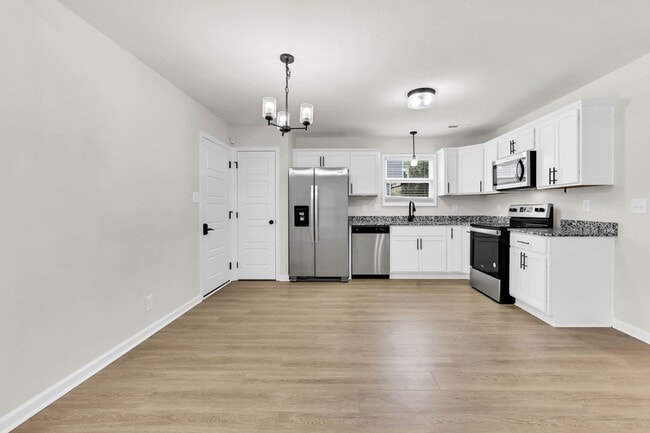 Building Photo - 1196 Cottonwood Dr