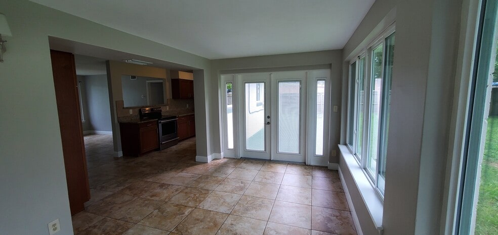 Building Photo - 712 Saint Lucie Ln