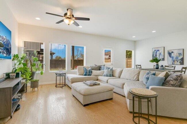 Building Photo - 12216 Texana Trl