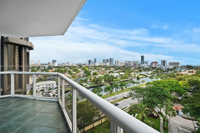 Building Photo - 3600 Yacht Club Dr
