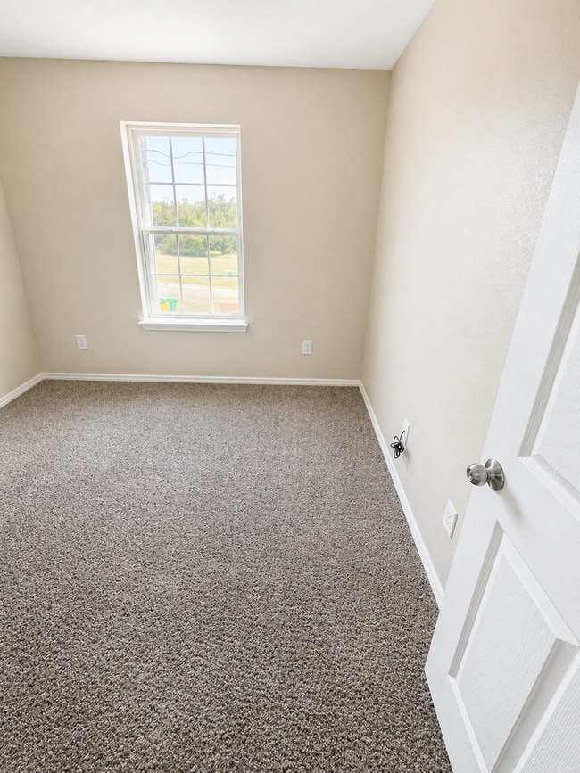 Building Photo - 3 BED / 2.5 Bath AVAILABLE NOW, APPLY TODAY ON OUR WEBSITE!!