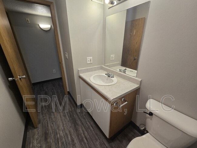 Building Photo - 64 Miller Ave SW