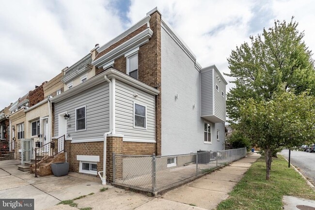 Building Photo - 365 Bonsal St