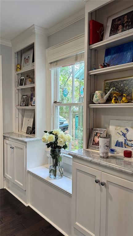 Building Photo - 433 SE 7th St